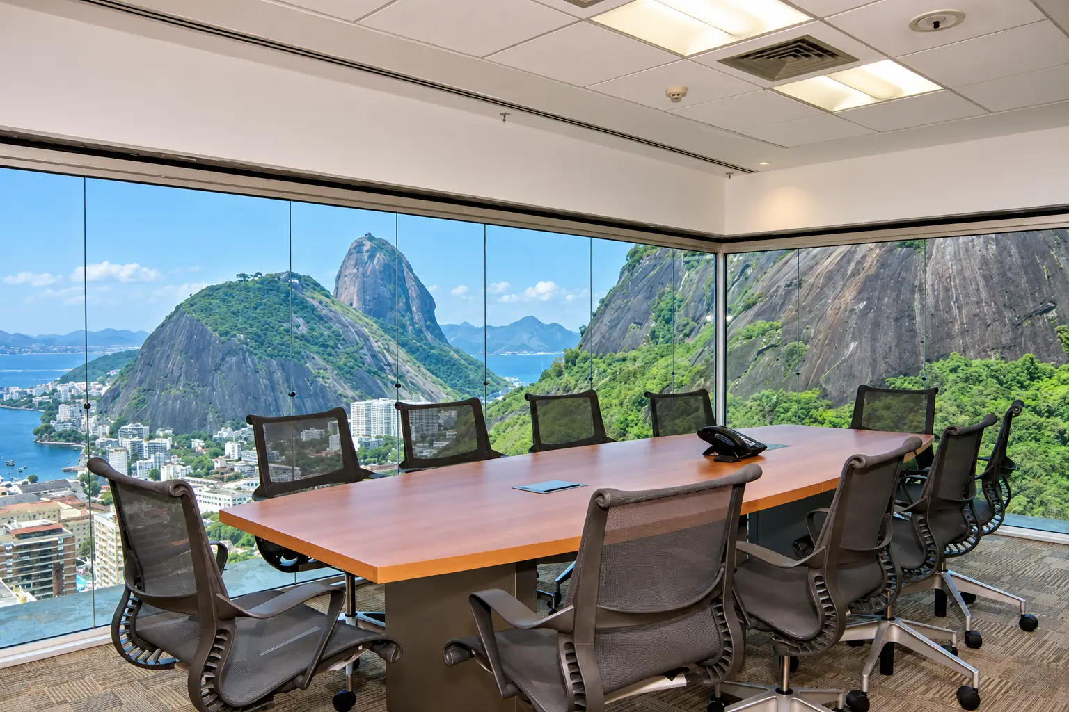 Sala de reuniões com vista para o Pão de Açúcar